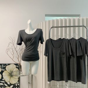 Women's Loose Fit Short Sleeve Crew Neck T-Shirt with Pockets Solid Color Summer Top