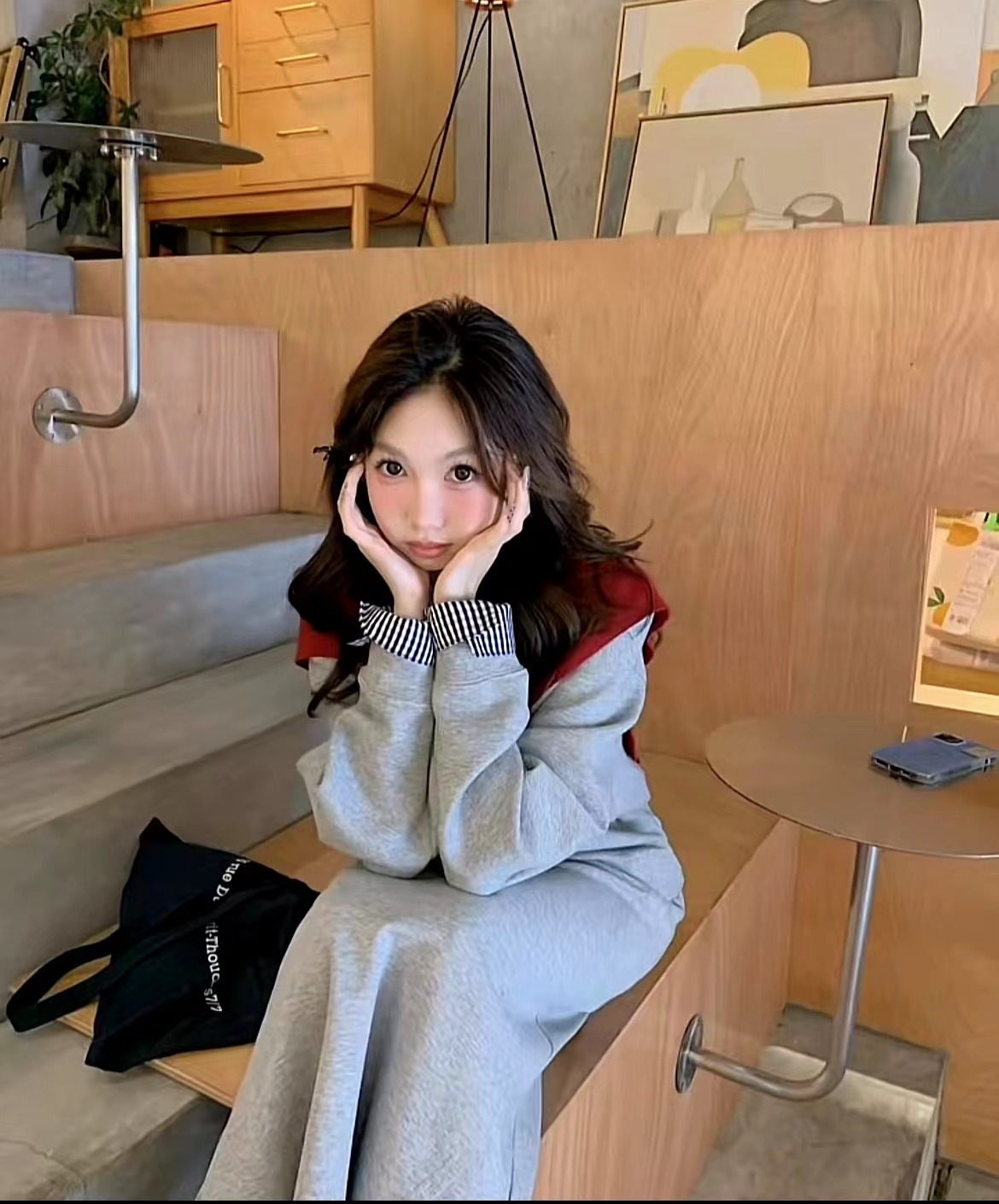 Color Block Sweatshirt Set with Shawl Fashion Set - Image 3