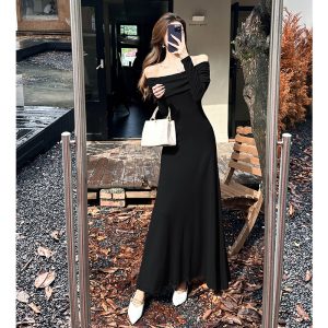 2025 Autumn Winter French Off-Shoulder Long Sleeve Slimming Vintage Knit Maxi Dress